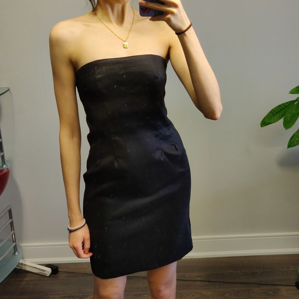 Little black dress (shimmery, midi, strapless)